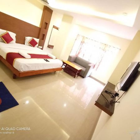Meridian Castle Hotel Pondicherry Esterno foto