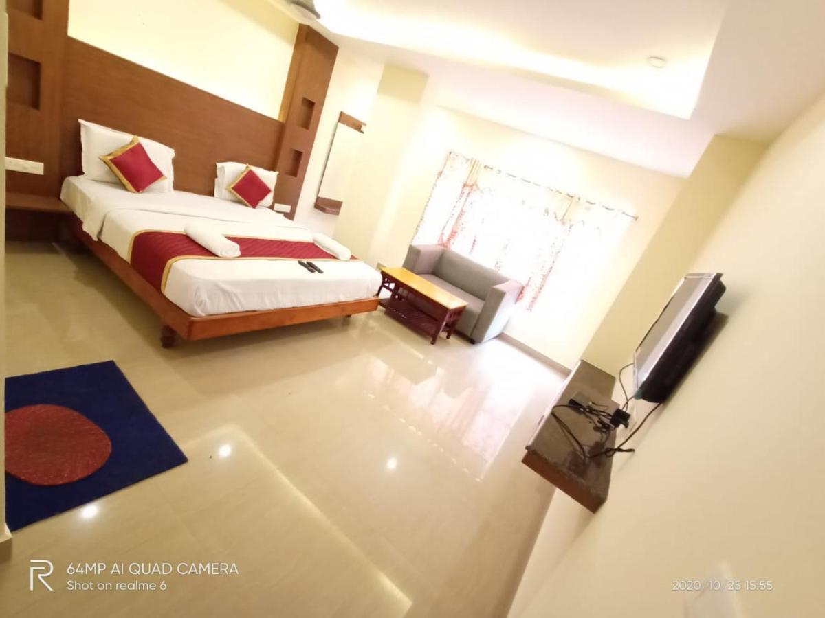 Meridian Castle Hotel Pondicherry Esterno foto