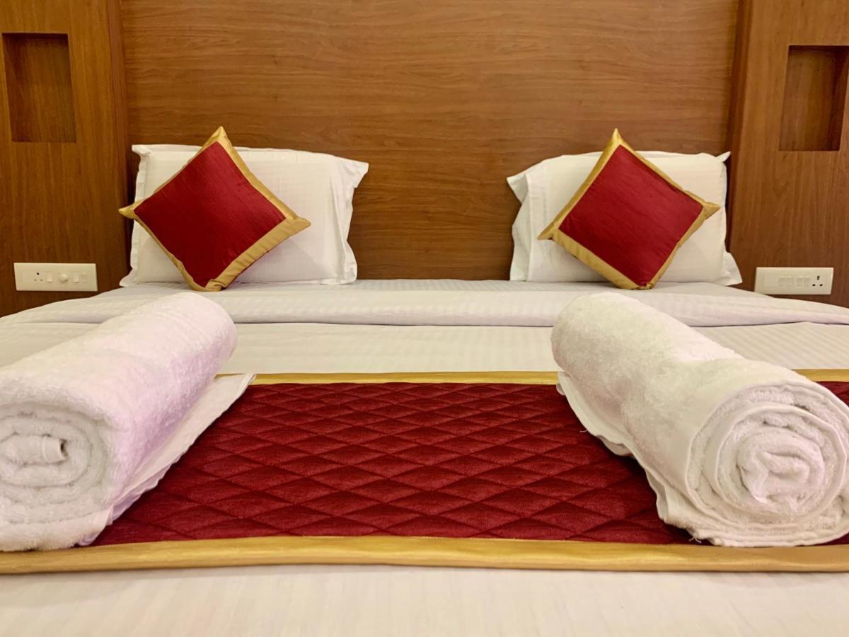 Meridian Castle Hotel Pondicherry Esterno foto
