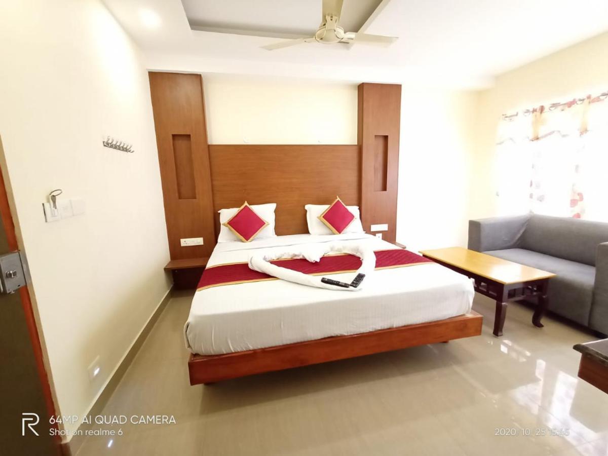 Meridian Castle Hotel Pondicherry Esterno foto