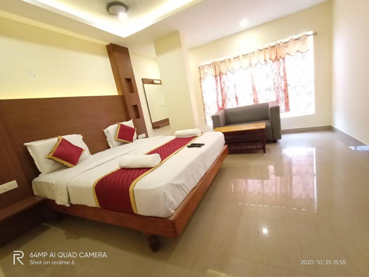 Meridian Castle Hotel Pondicherry Esterno foto